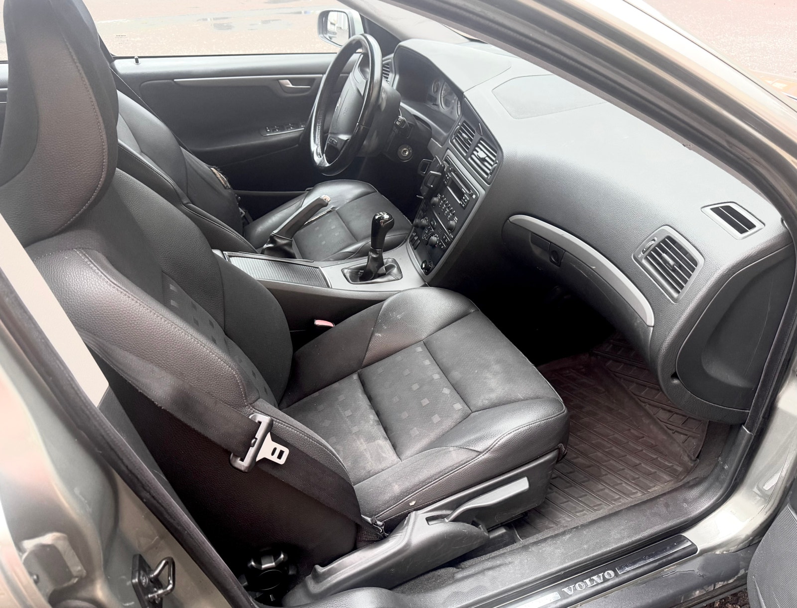 Volvo V70 2.4 Manual, 140hp, 2006