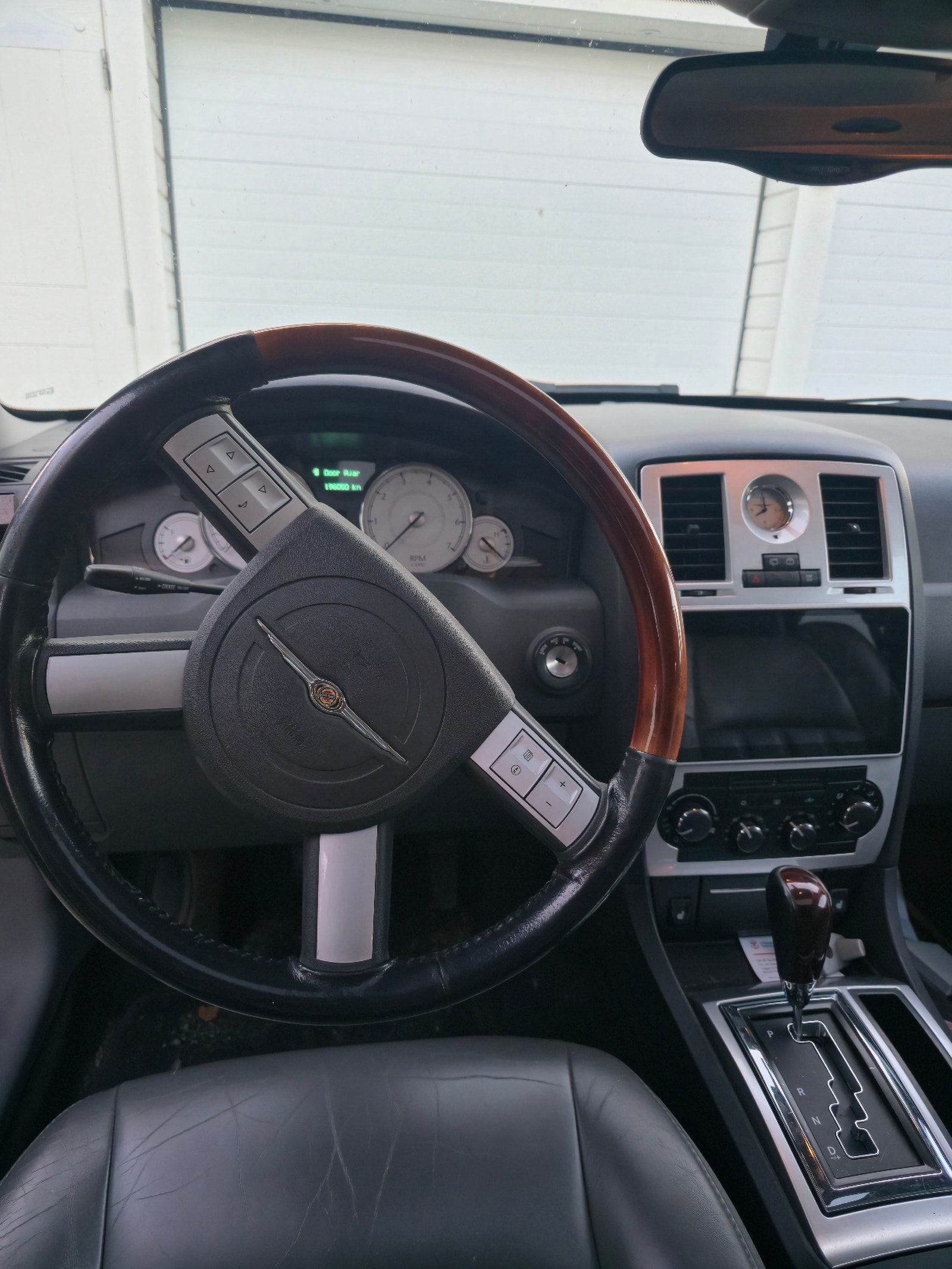 Chrysler 300C Touring 5.7 V8 AWD Automatisk, 5-trinn, 340hk, 2005