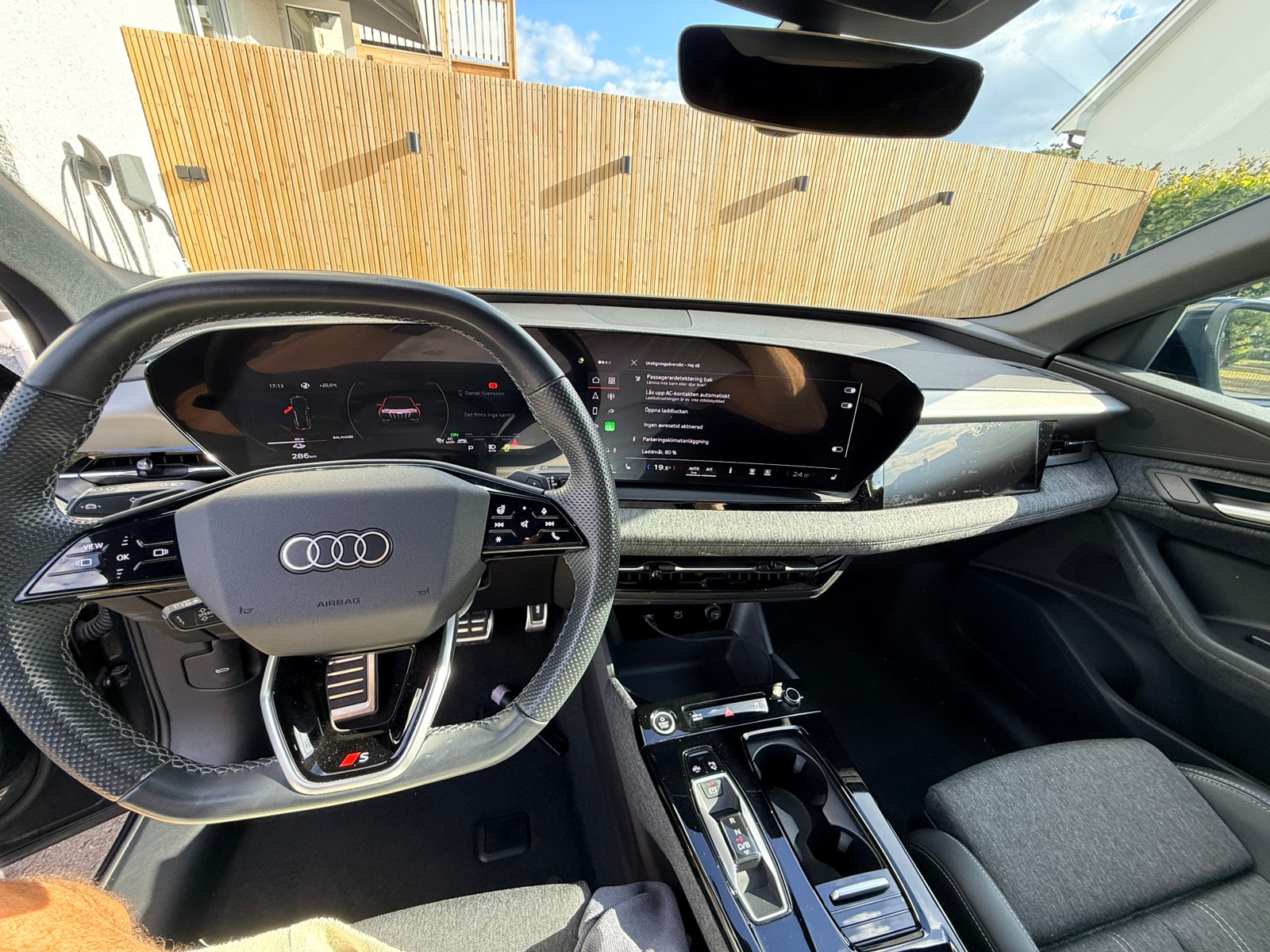 Audi Q6 e-tron quattro, 388ps, 2025