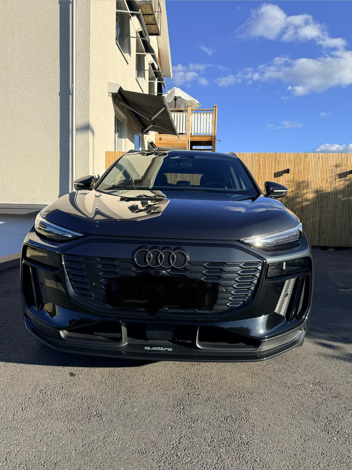 Audi Q6 e-tron quattro, 388ps, 2025