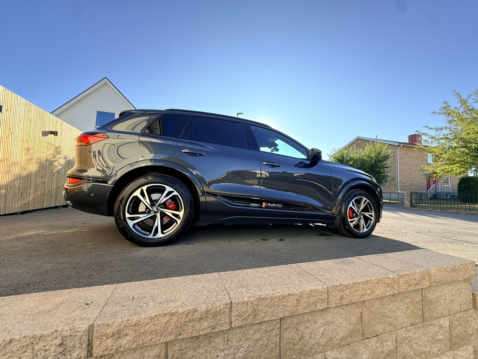 Audi Q6 e-tron quattro, 388ps, 2025