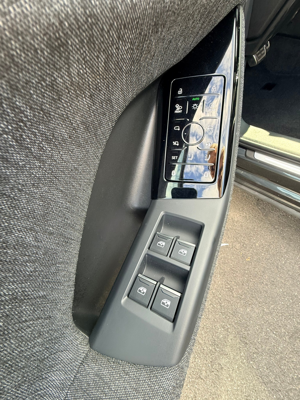 Audi Q6 e-tron quattro, 388ps, 2025