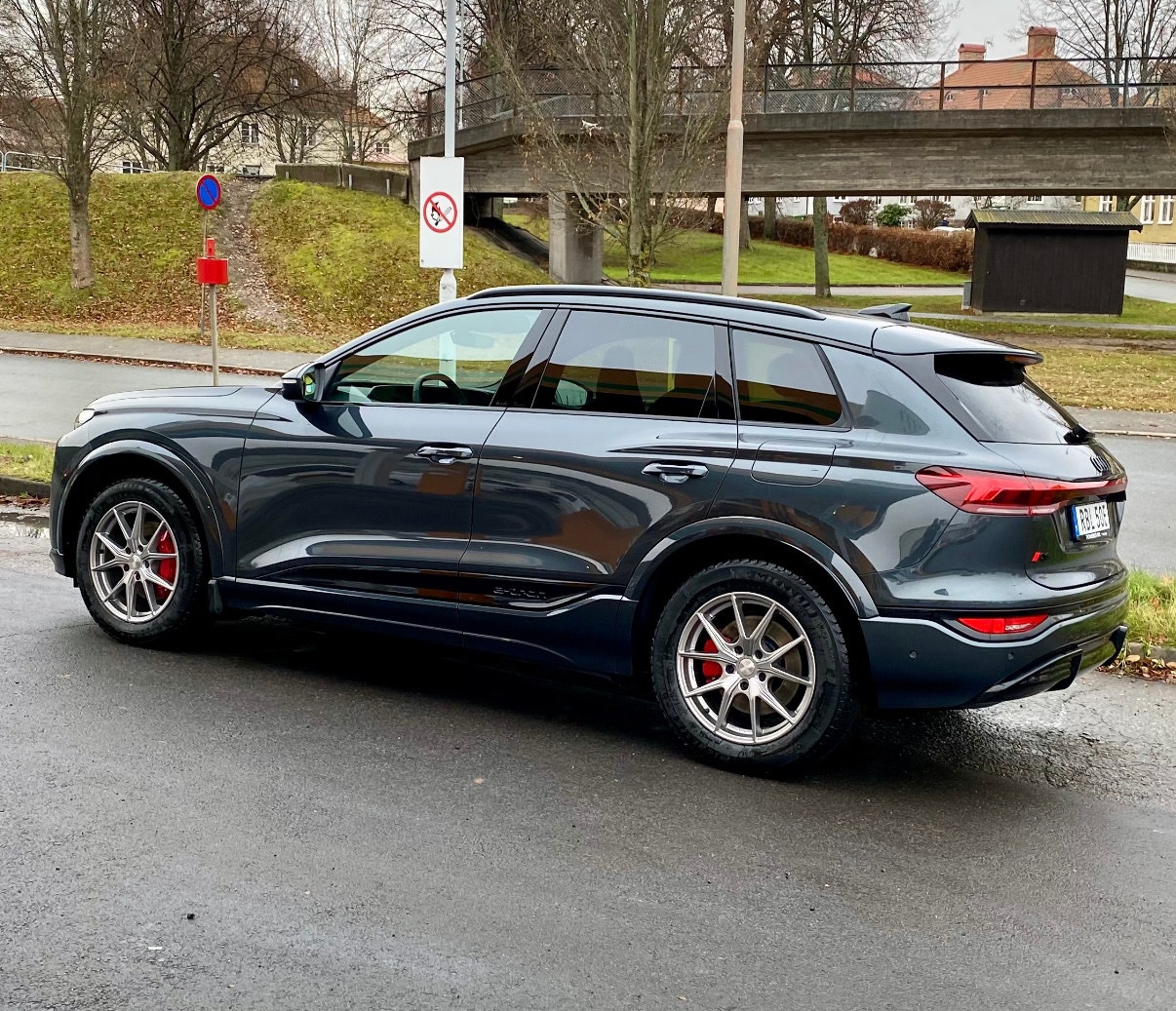 Audi Q6 e-tron quattro, 388ps, 2025