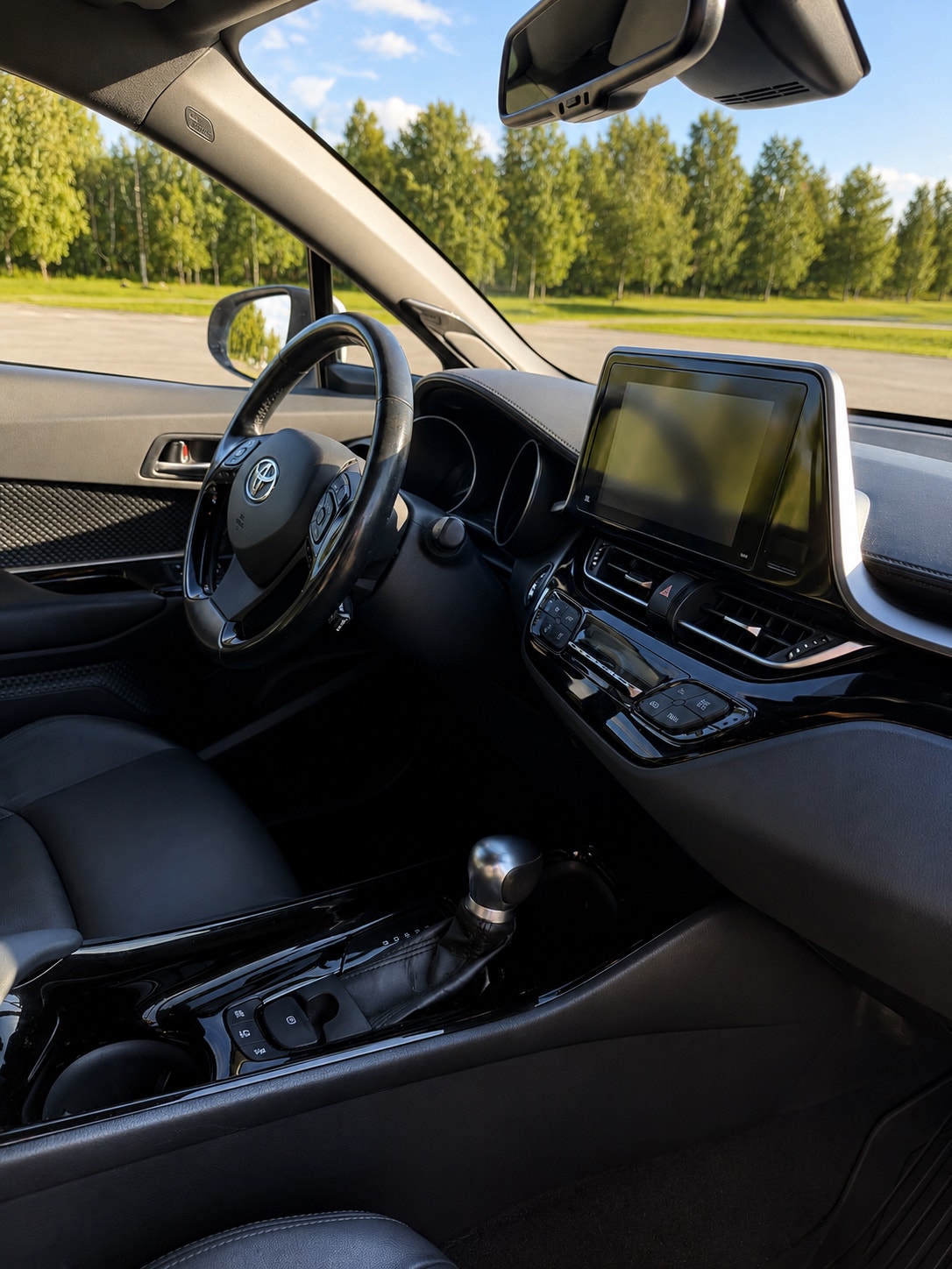 Toyota C-HR Hybrid CVT, 122hp, 2019