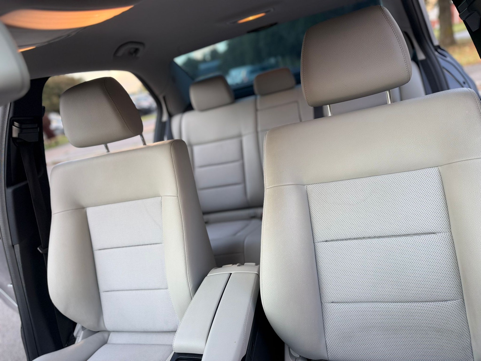 Mercedes-Benz E 250 BlueEFFICIENCY 5G-Tronic, 204hp, 2011