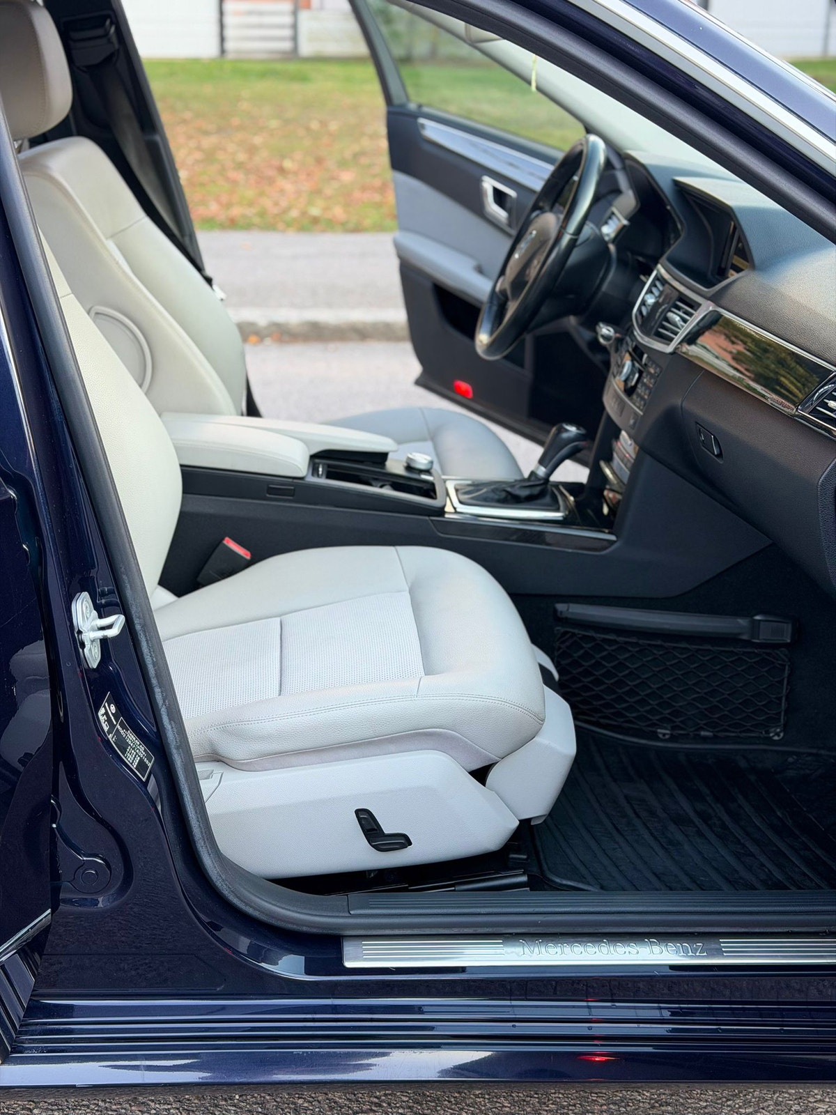 Mercedes-Benz E 250 BlueEFFICIENCY 5G-Tronic, 204hp, 2011