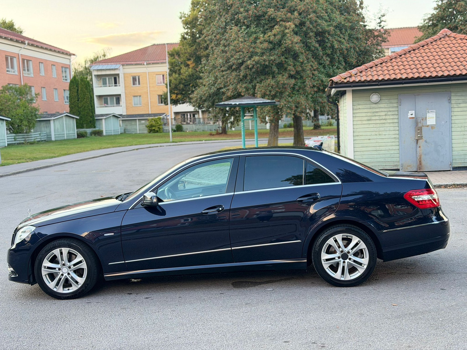 Mercedes-Benz E 250 BlueEFFICIENCY 5G-Tronic, 204hp, 2011