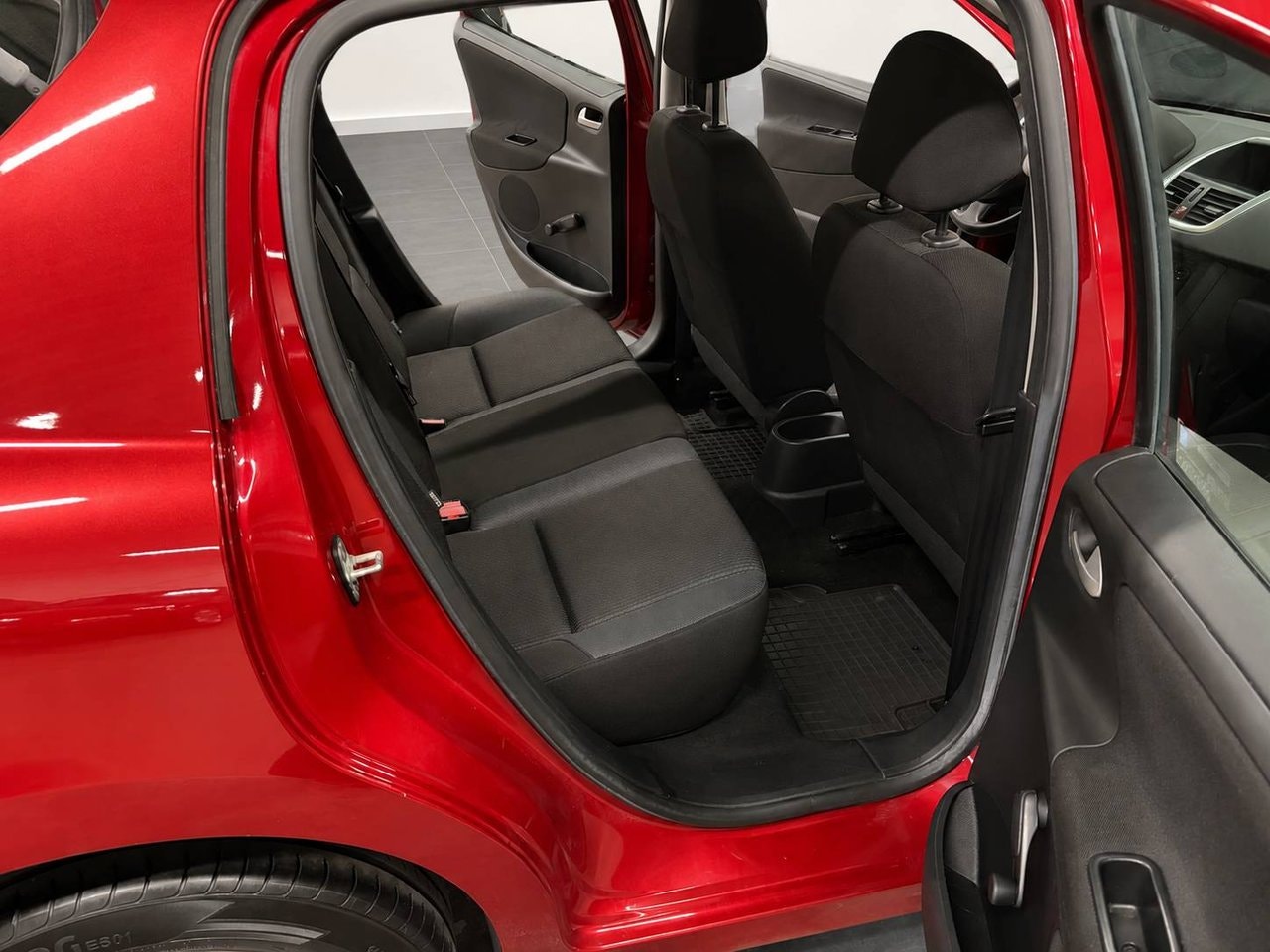 Peugeot 207 5-door 1.4 Manual, 73hp, 2009