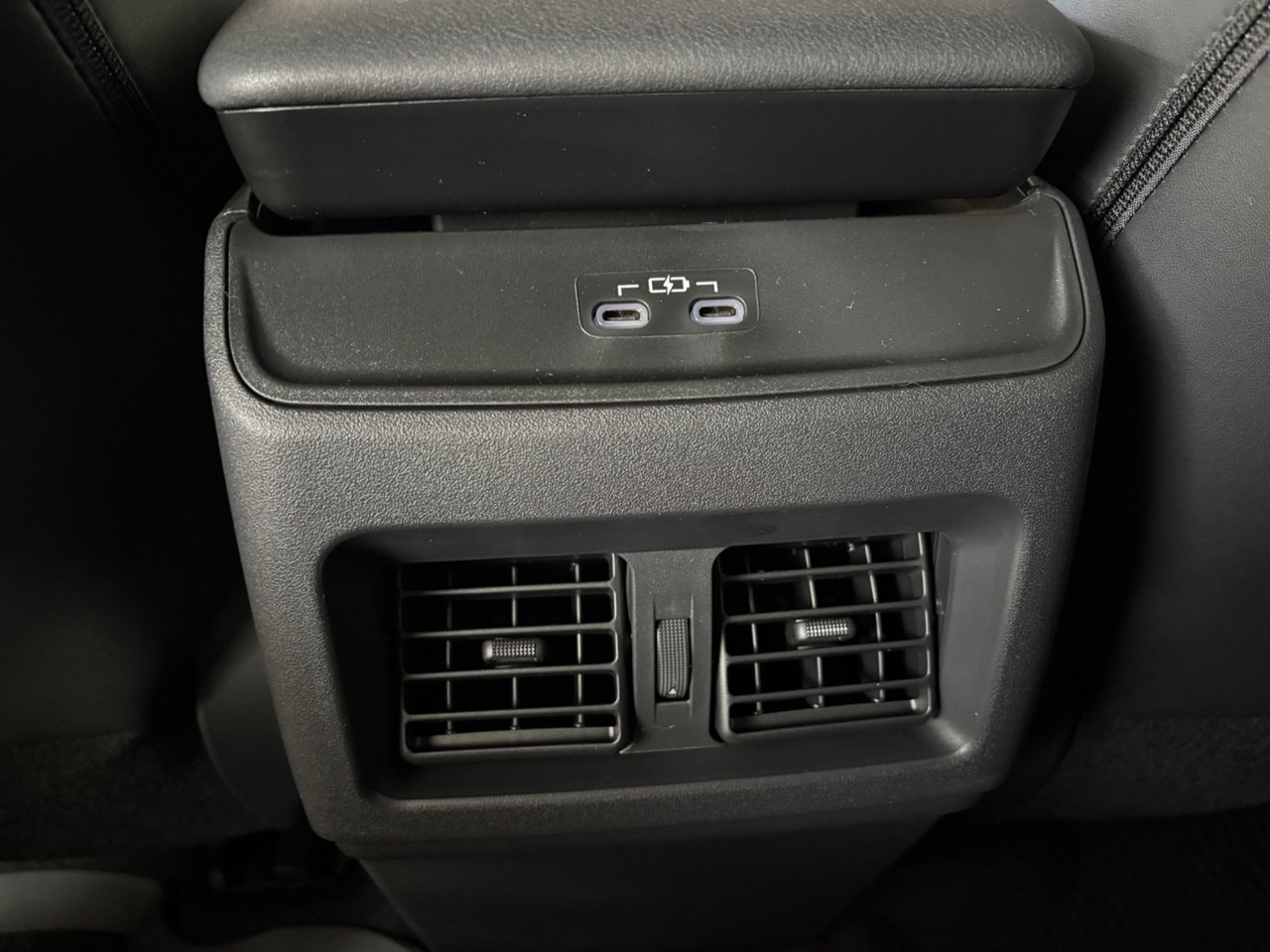 Subaru Uncharted Standard Range 57.7 kWh, 224ps, 2026