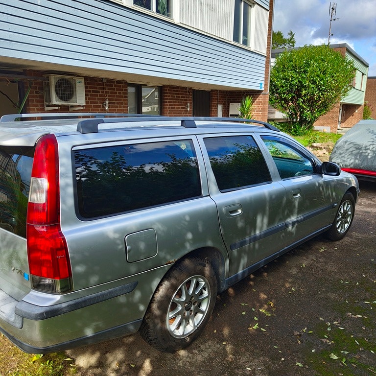 Volvo V70 2.4 Manual, 5-trins, 140ps, 2003