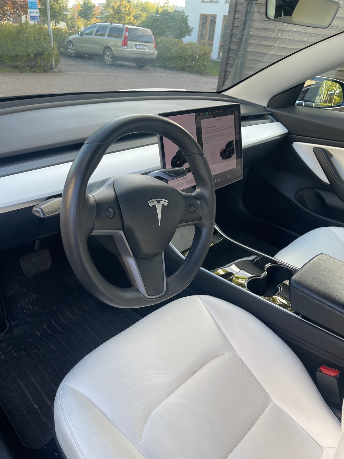 Tesla Model 3 Standard Range Plus, 325ps, 2020