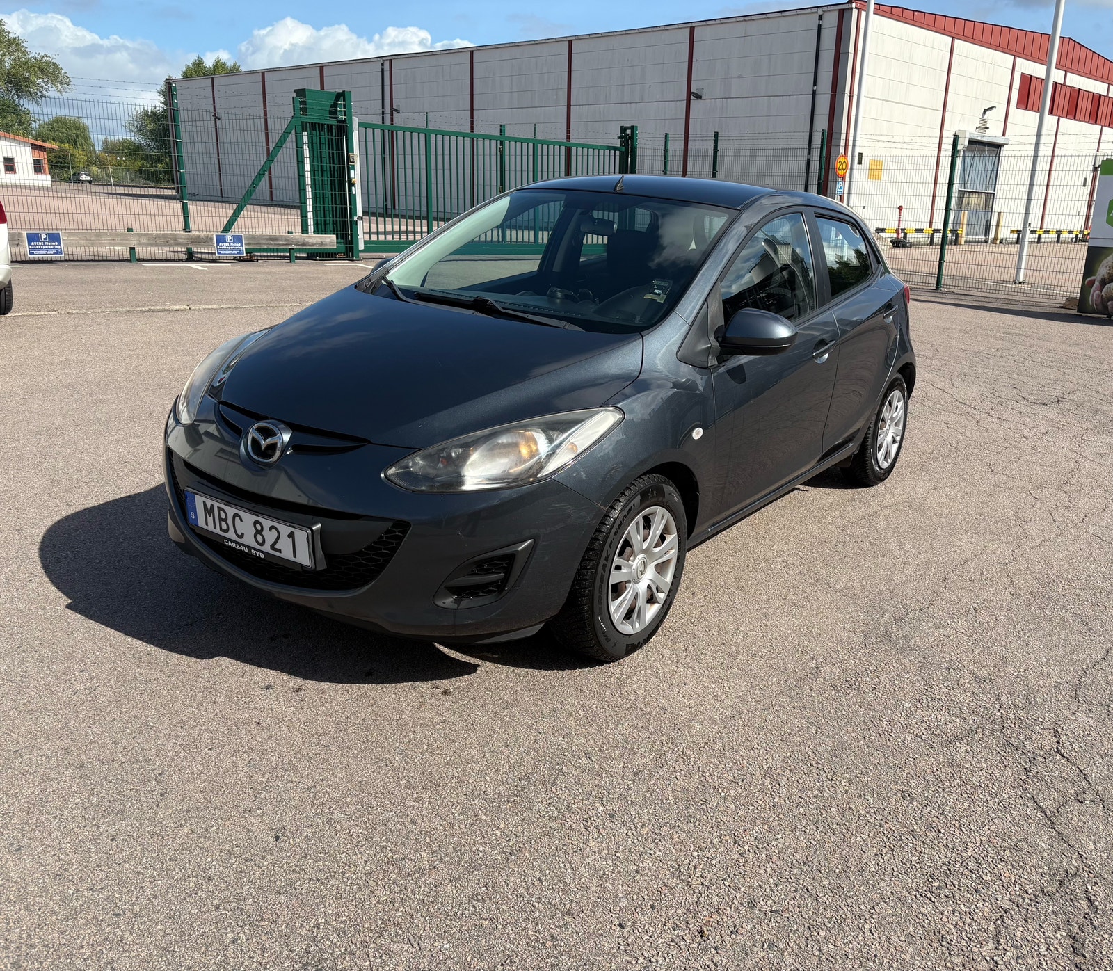 Mazda 2 5-door 1.3 MZR Manual, 84hp, 2011