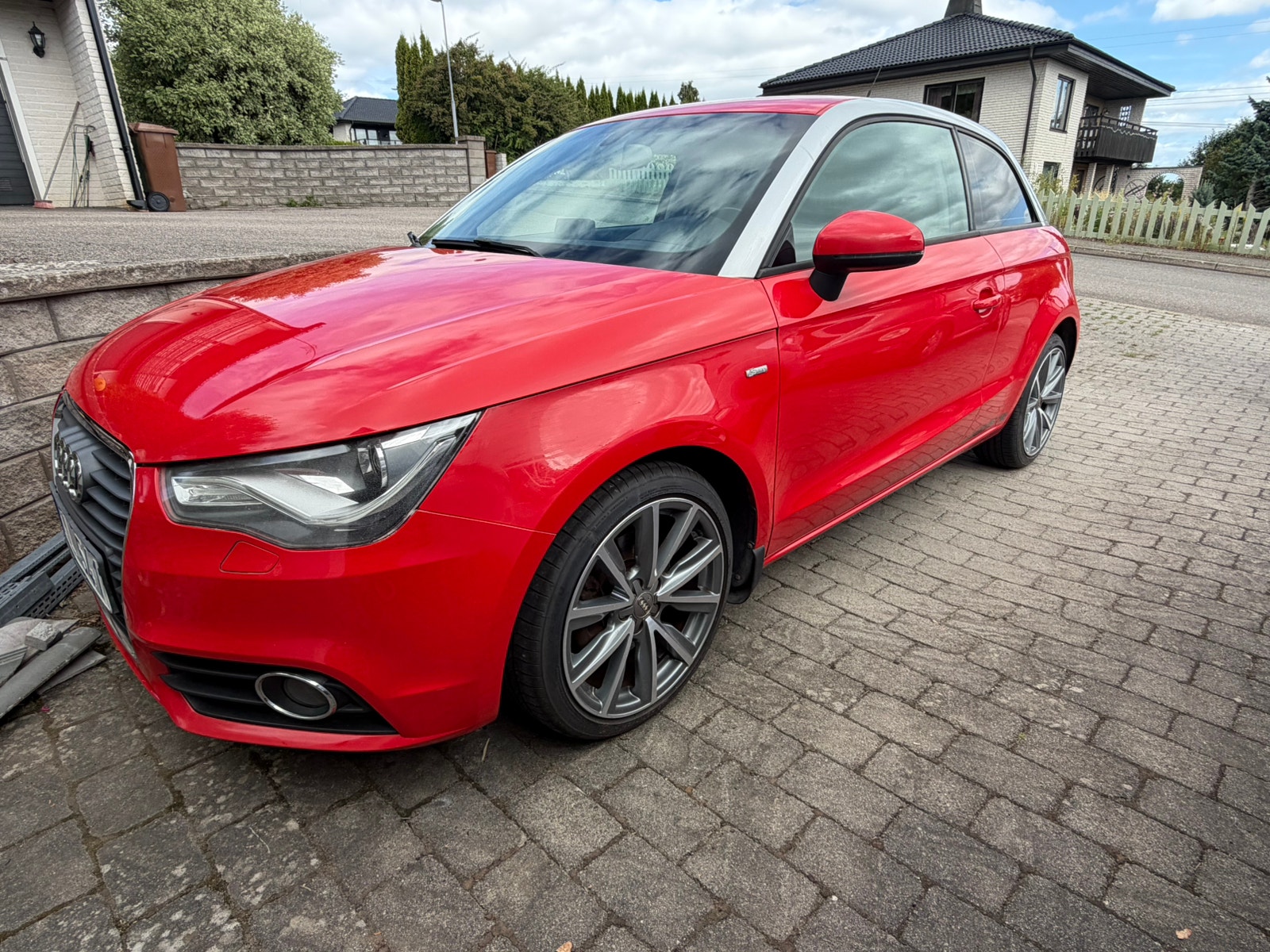 Audi A1 1.6 TDI  Manual, 5-trins, 105ps, 2011