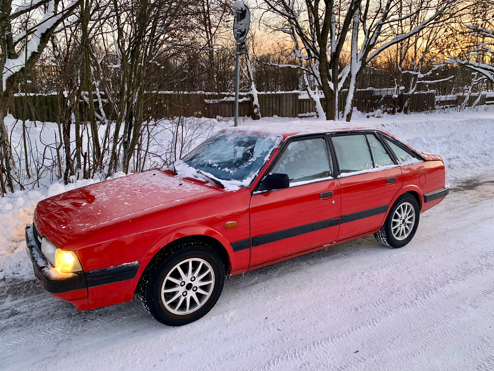 Mazda 626 Hatchback 2.0 Manual, 95hp, 1987