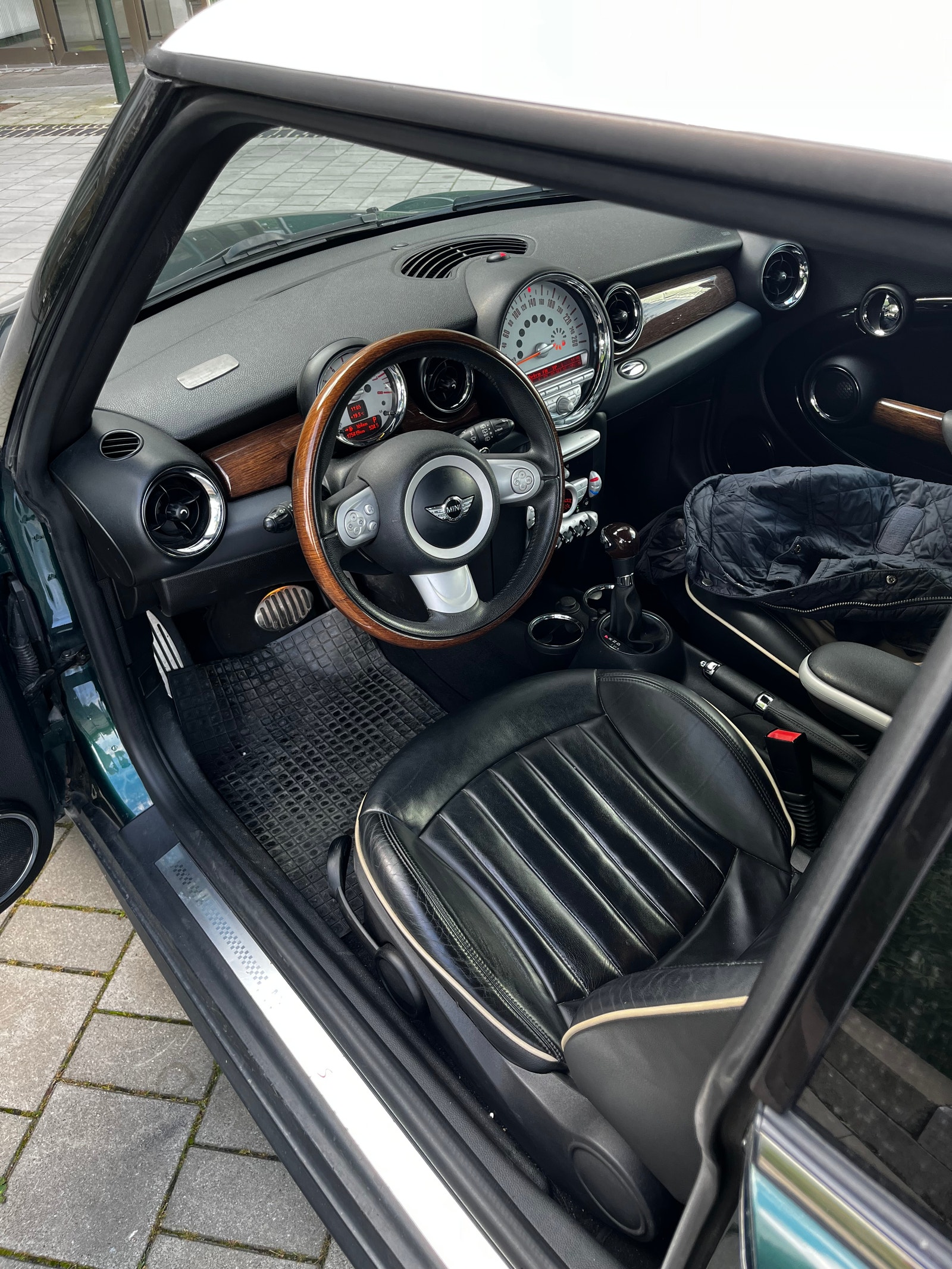 MINI Cooper S Automatic, 6-trins, 174ps, 2010