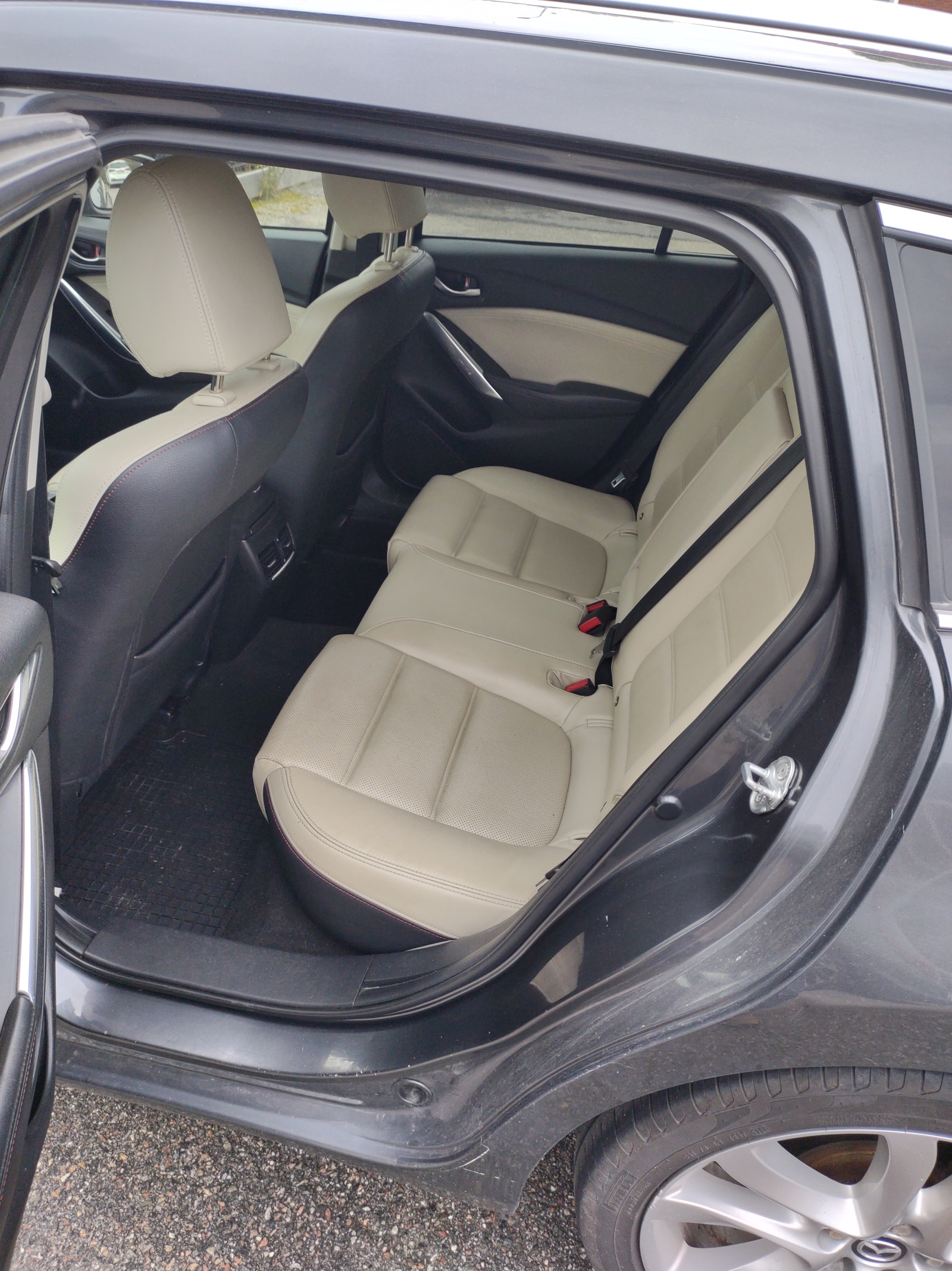 Mazda 6 Wagon 2.2 SKYACTIV-D Automatic, 6-trins, 175ps, 2014