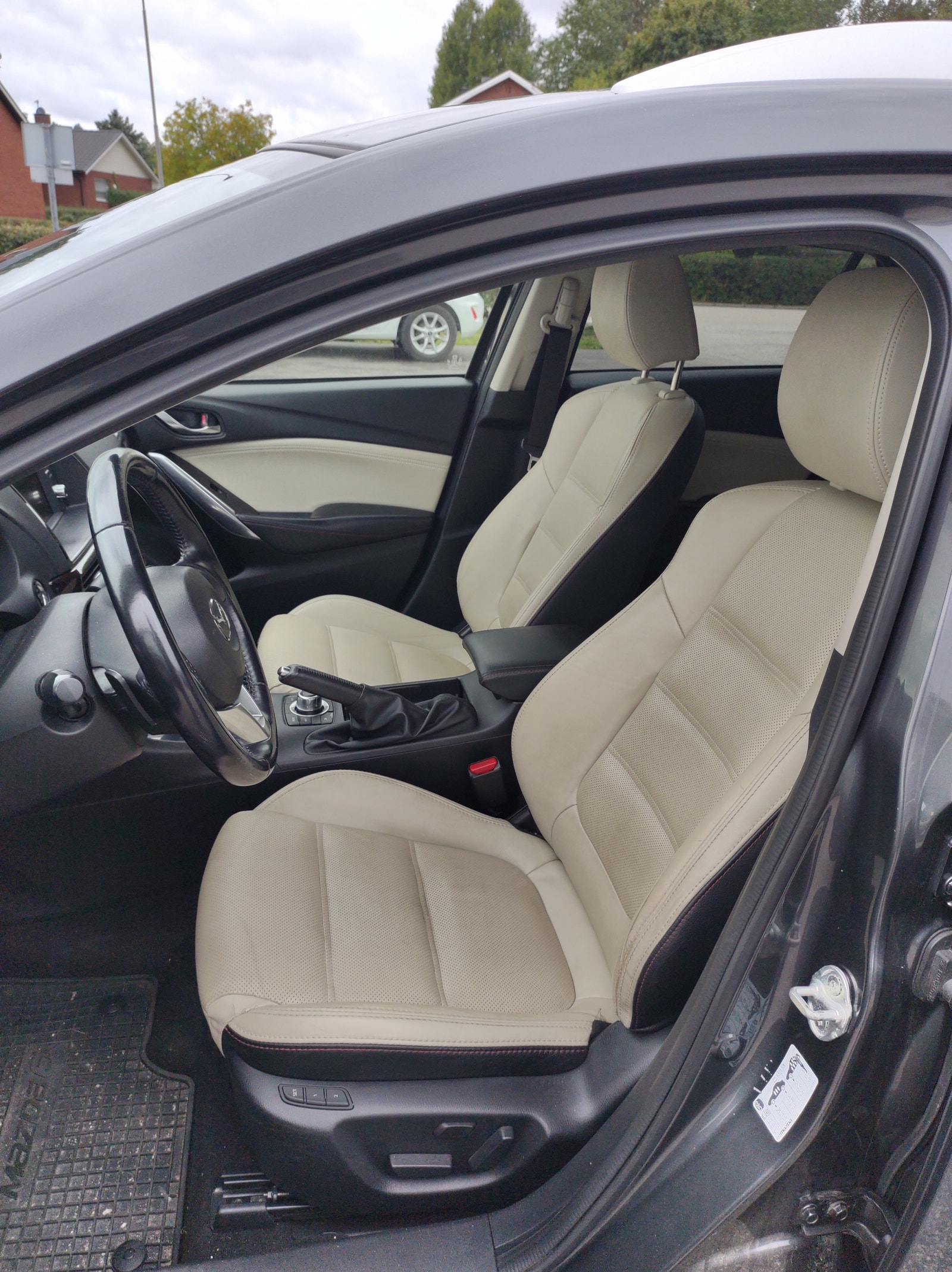 Mazda 6 Wagon 2.2 SKYACTIV-D Automatic, 6-trins, 175ps, 2014