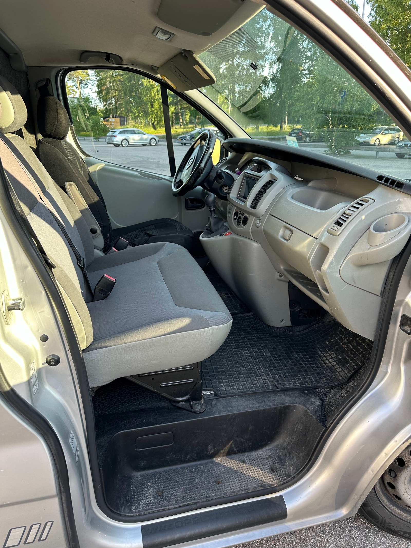 Opel Vivaro Panel Van 2.9t 2.0 CDTI Manual, 114hp, 2007