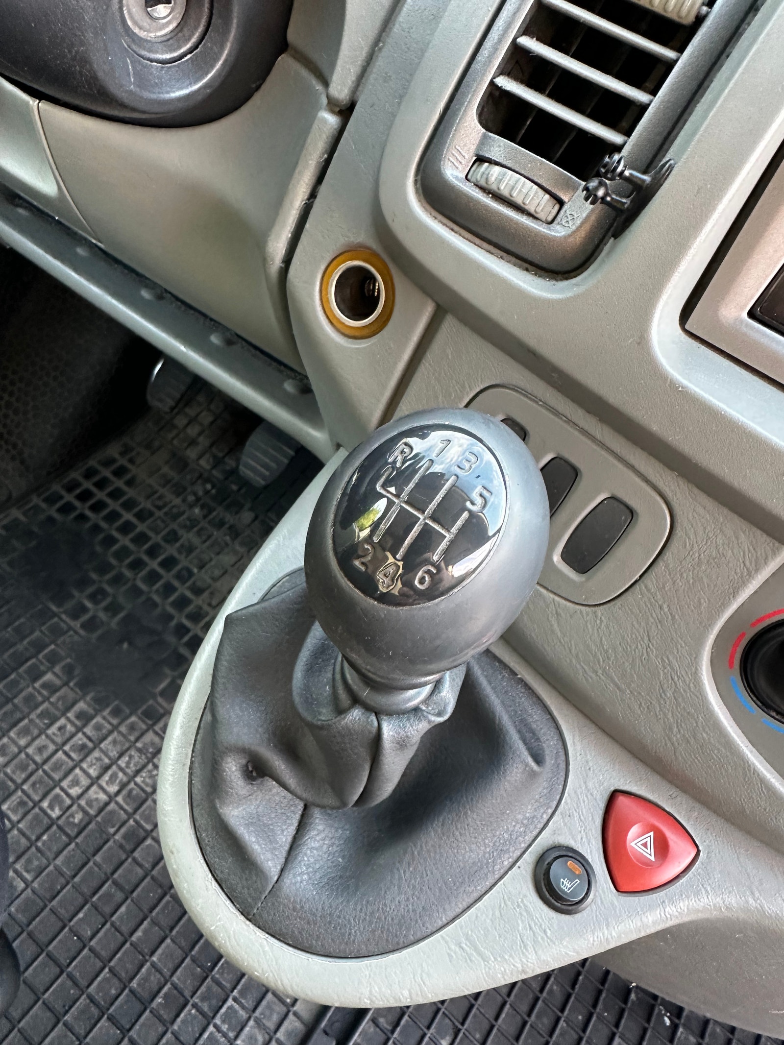 Opel Vivaro Panel Van 2.9t 2.0 CDTI Manual, 114hp, 2007