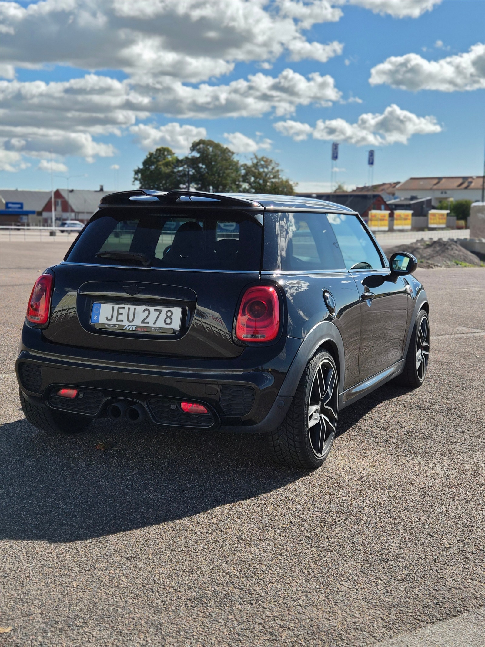 MINI John Cooper Works Automatic, 6-trins, 231ps, 2016
