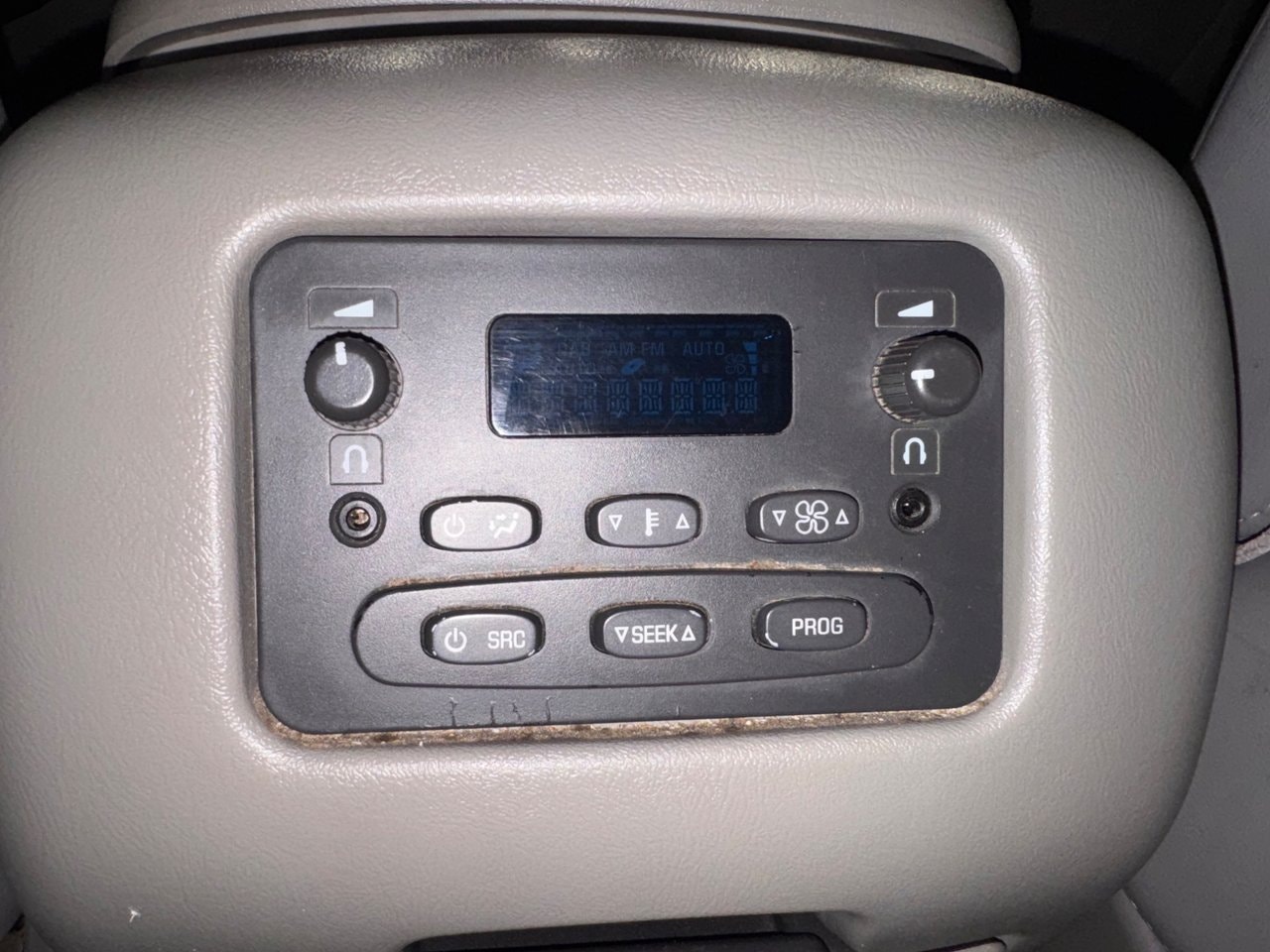 Chevrolet Suburban 1500 5.3 V8 FlexFuel 4WD Hydra-Matic, 299hp, 2005