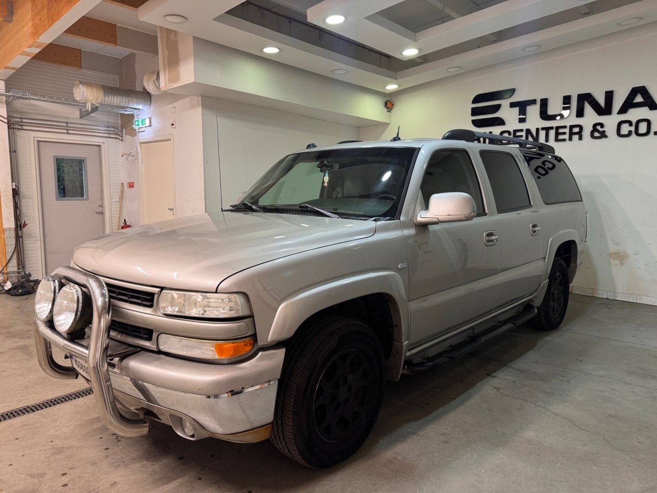Chevrolet Suburban 1500 5.3 V8 FlexFuel 4WD Hydra-Matic, 299hp, 2005