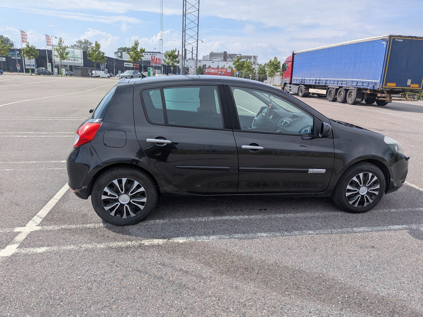 Renault Clio 5-dørs Kombi 1.2 E85 Manuell, 5-trinn, 75hk, 2011