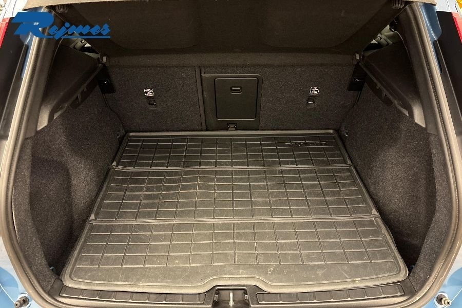 Volvo EX40 Single Motor Extended Range, 252ps, 2025