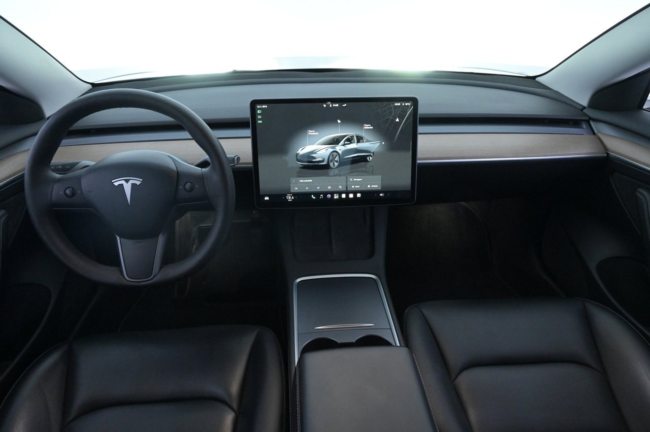 Tesla Model 3 Long Range AWD, 498ps, 2023