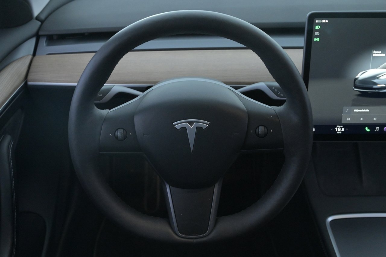 Tesla Model 3 Long Range AWD, 498ps, 2023