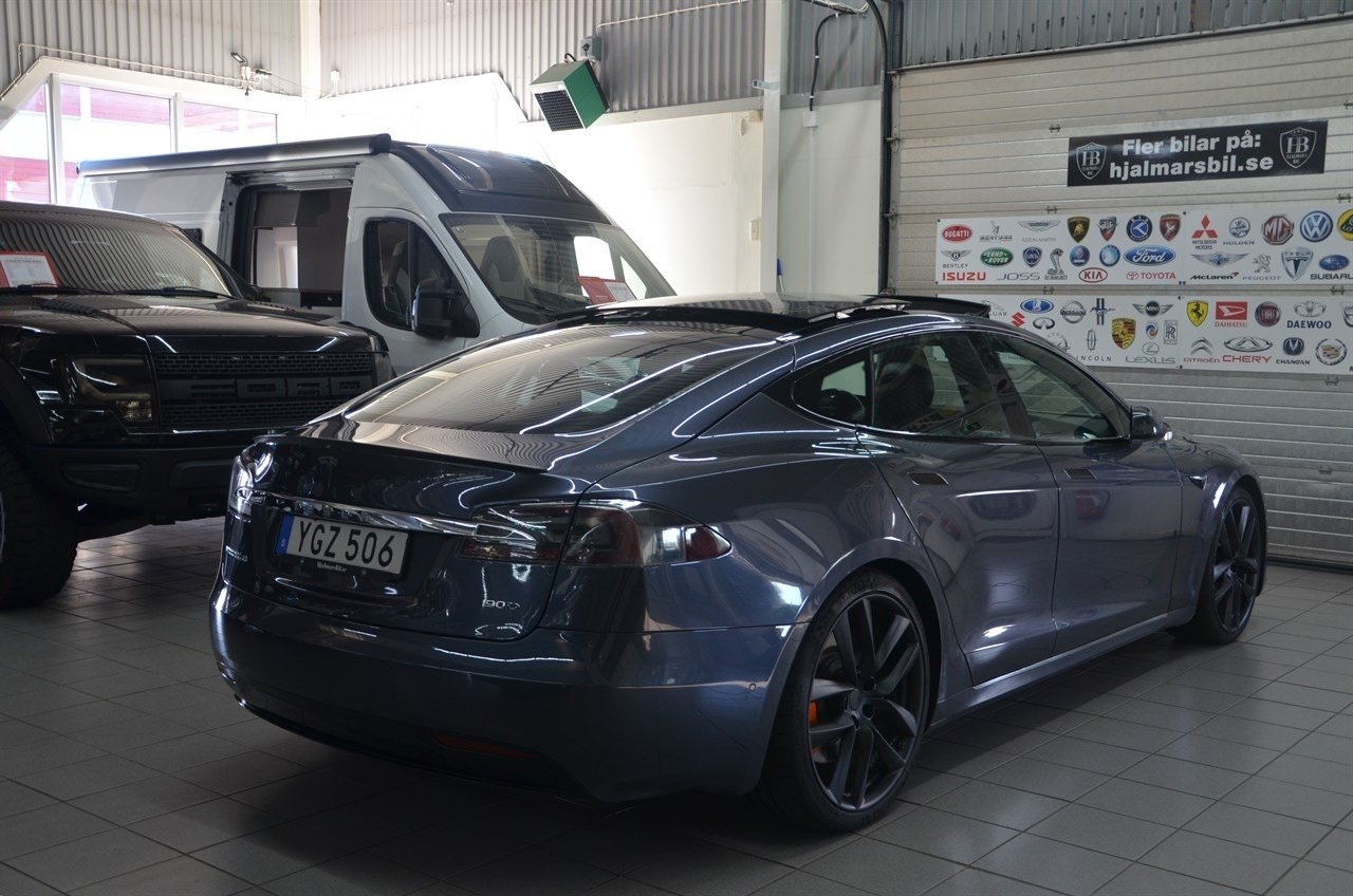 Tesla Model S 90D, 423hp, 2017