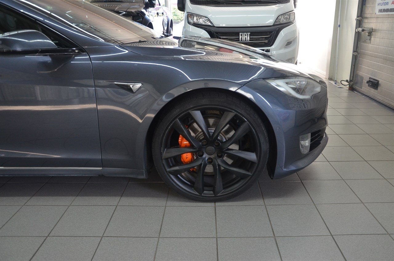 Tesla Model S 90D, 423hp, 2017
