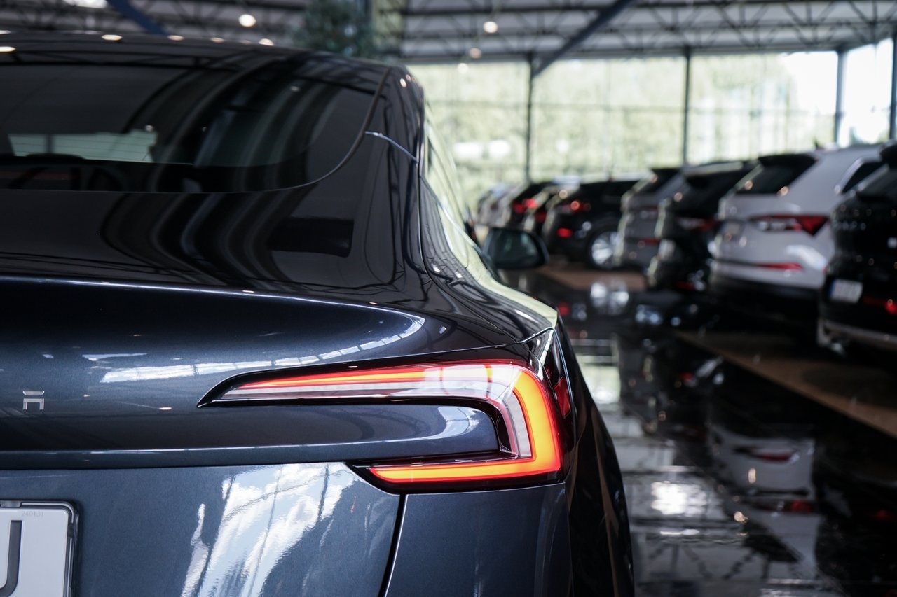 Tesla Model 3 Standard Range, 283ps, 2024