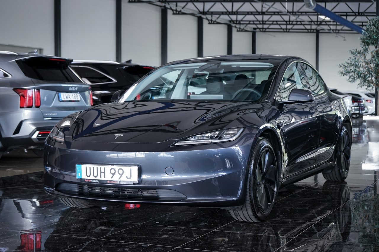Tesla Model 3 Standard Range, 283ps, 2024