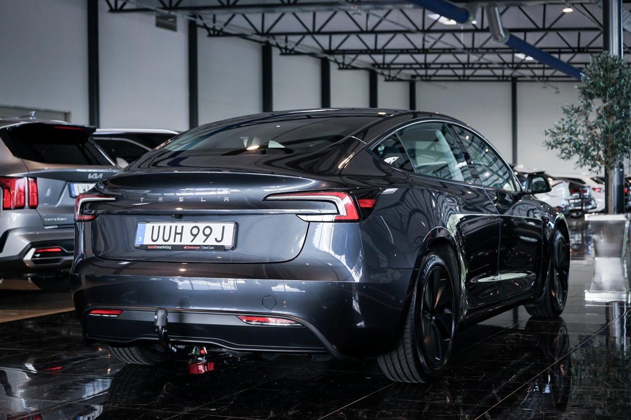 Tesla Model 3 Standard Range, 283ps, 2024