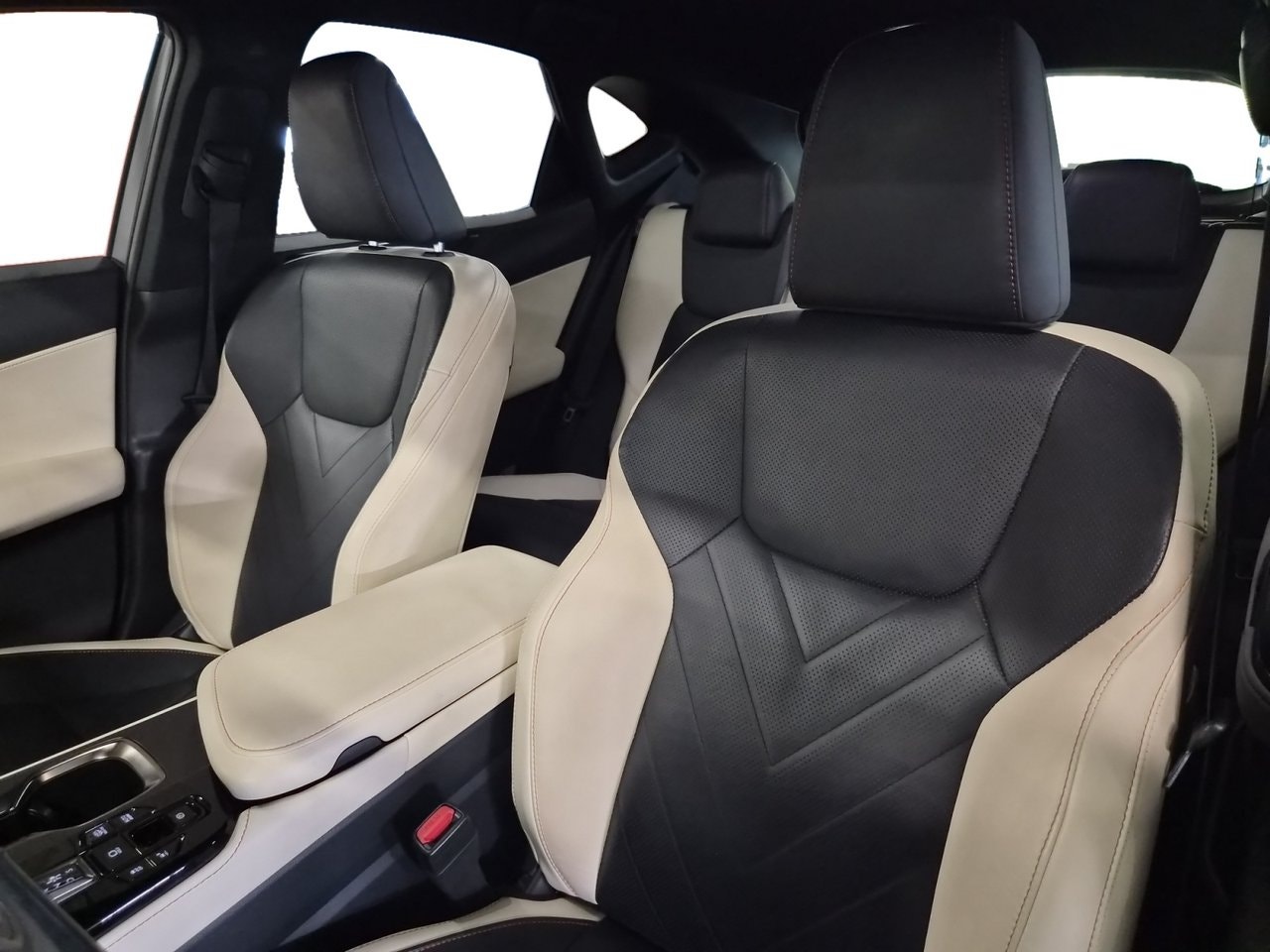Lexus NX 450h+ E-CVT, 309ps, 2024