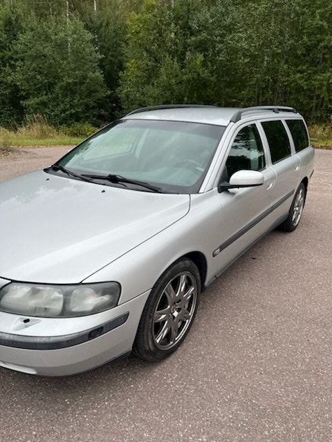 Volvo V70 2.4 Manual, 5-trins, 140ps, 2004