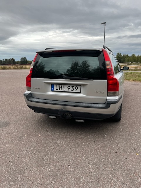 Volvo V70 2.4 Manual, 5-trins, 140ps, 2004