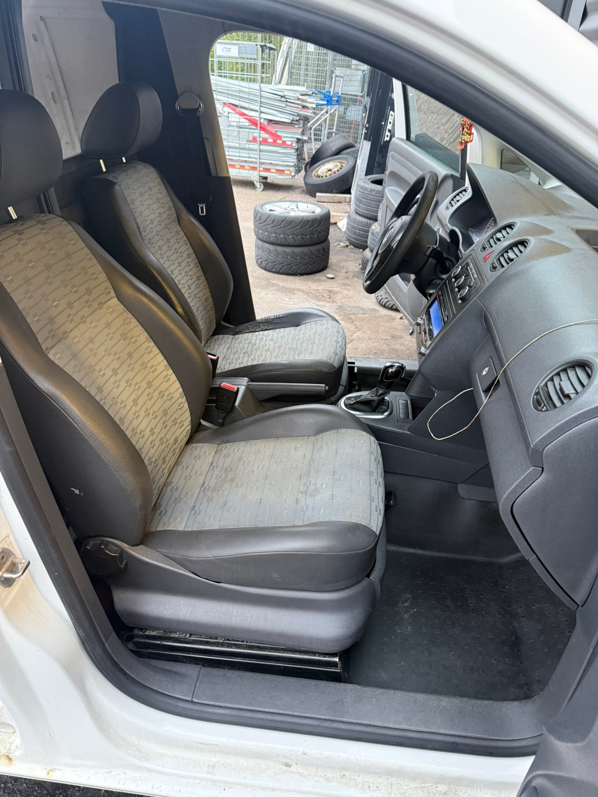 Volkswagen Caddy Panel Van 1.6 TDI DPF DSG Sequential, 7-trins, 102ps, 2011