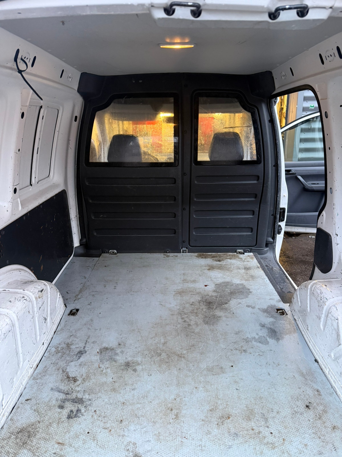 Volkswagen Caddy Panel Van 1.6 TDI DPF DSG Sequential, 7-trins, 102ps, 2011
