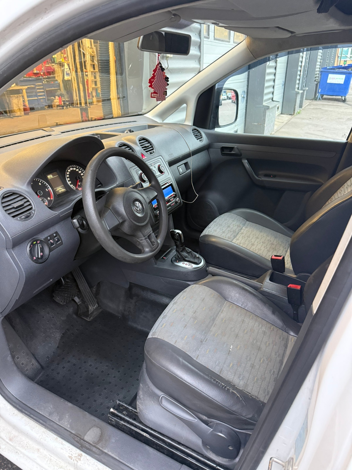 Volkswagen Caddy Panel Van 1.6 TDI DPF DSG Sequential, 7-trins, 102ps, 2011