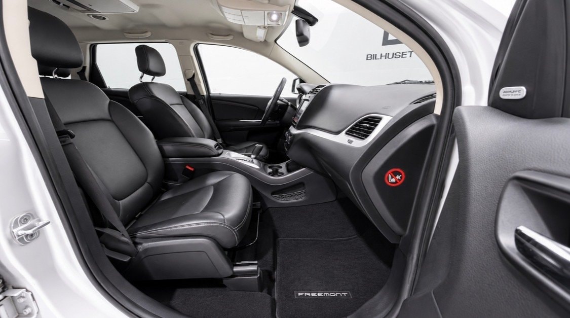 Fiat Freemont 2.0 Multijet AWD | 170 ch | BVA | 7 places | Cuir | Lecteur DVD | 2 sièges enfant intégrés | Régulateur de vitesse