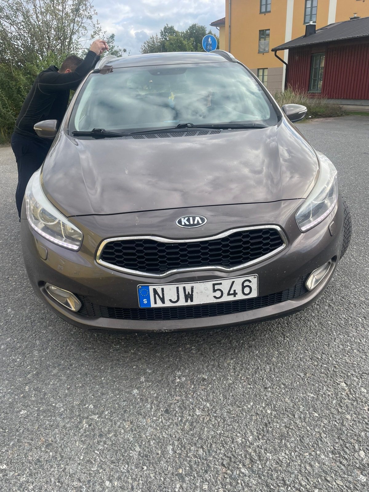 Kia cee'd_sw 1.6 CRDi Automatic, 6-trins, 128ps, 2014