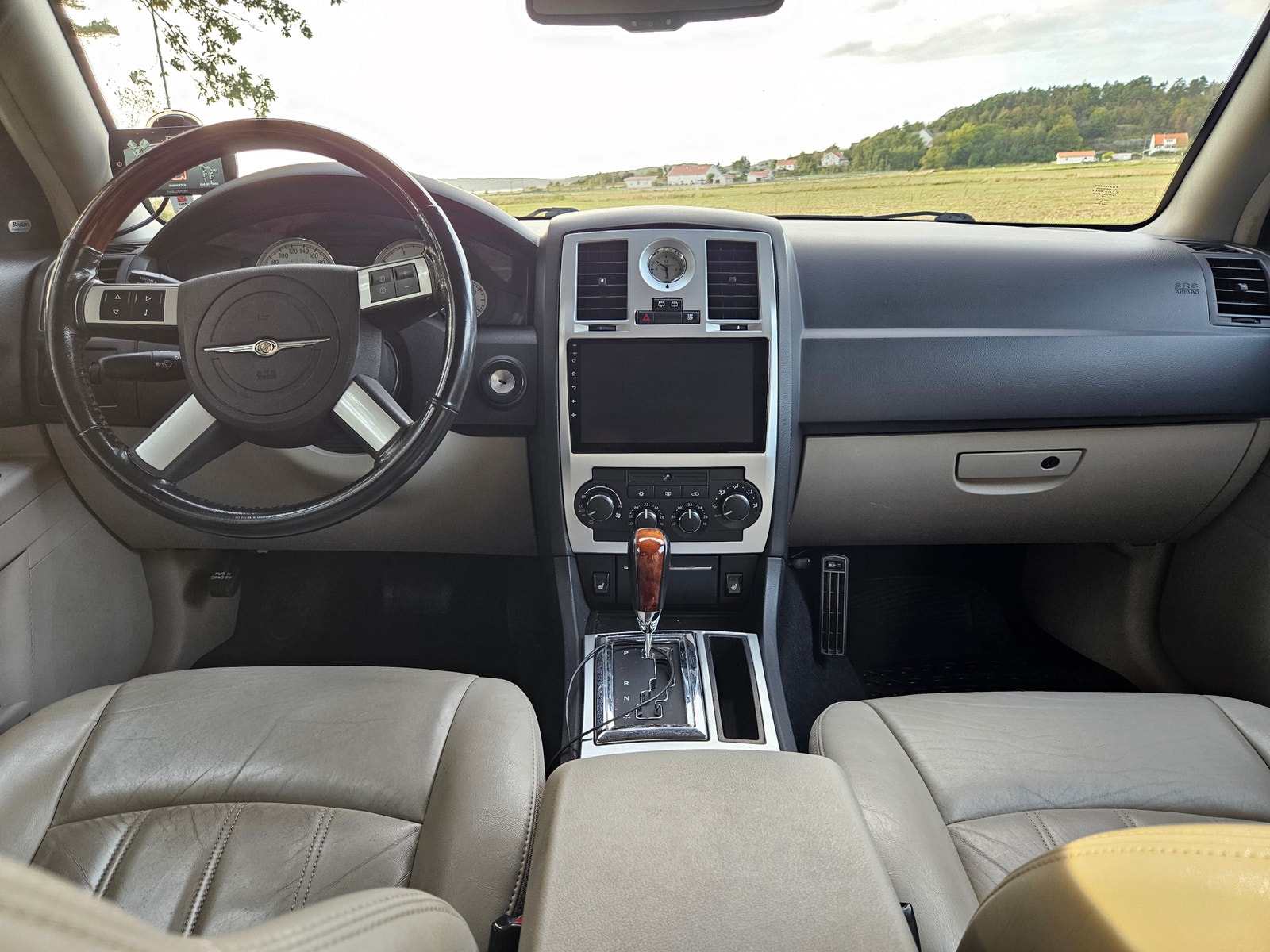 Chrysler 300C Touring 5.7 V8 AWD Automatic, 5-trins, 340ps, 2007