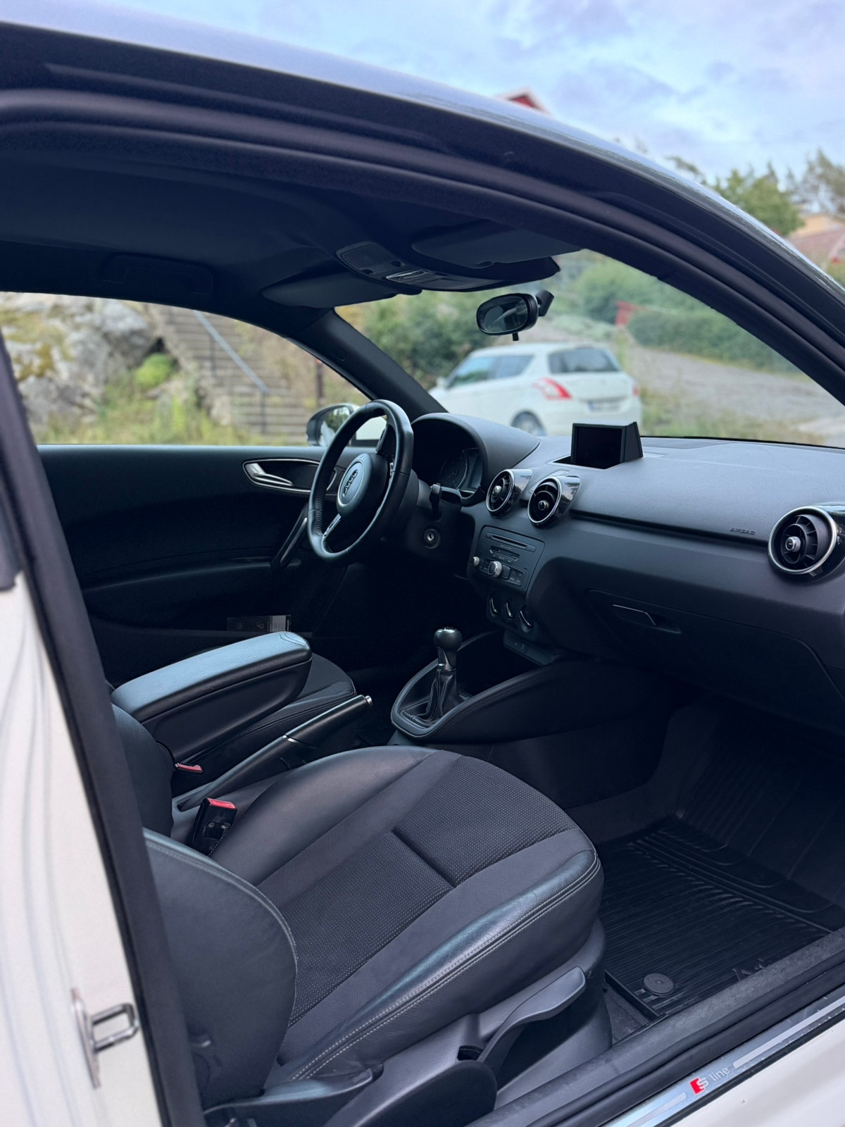 Audi A1 1.6 TDI  Manual, 5-trins, 105ps, 2011