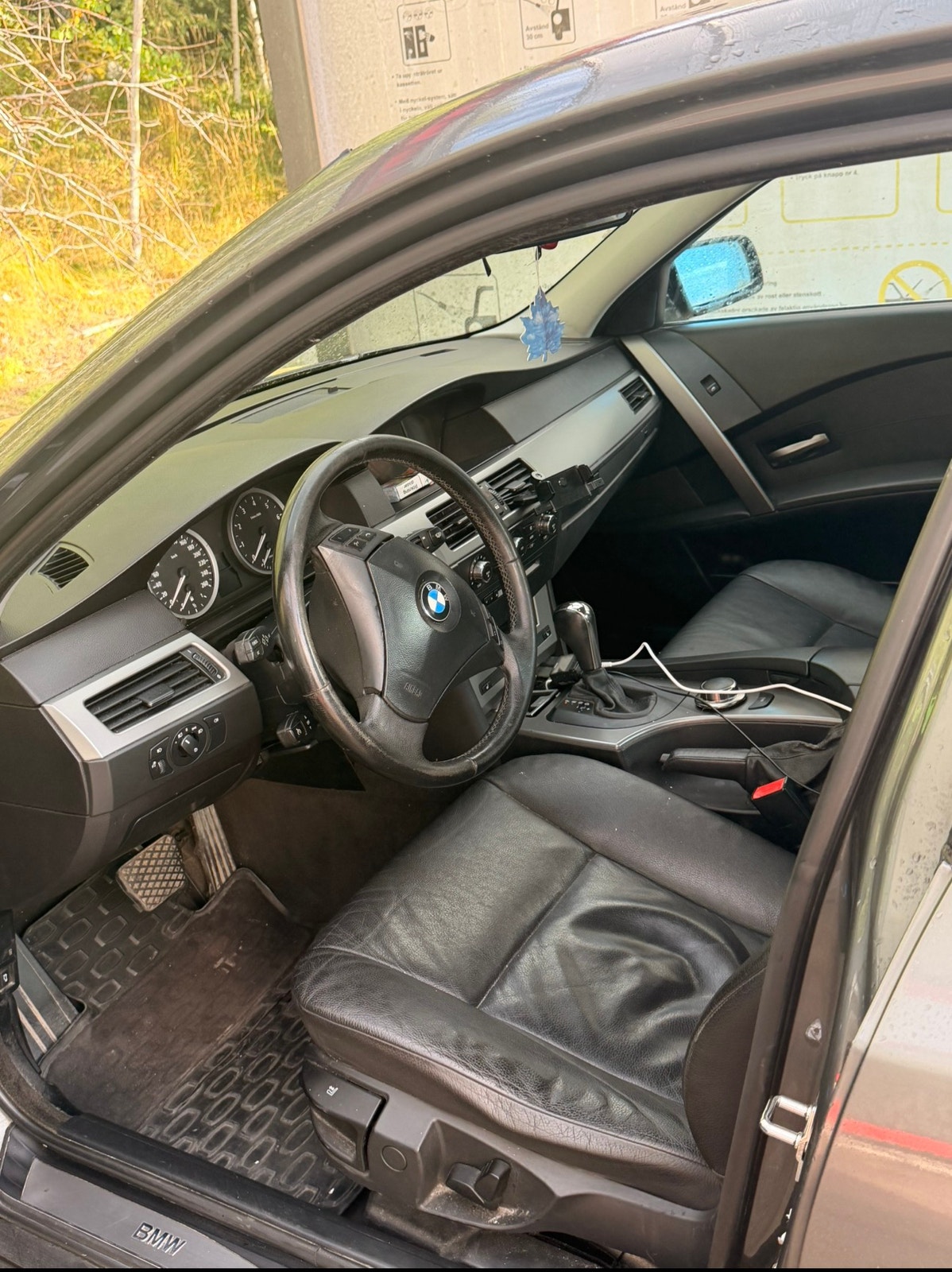 BMW 525xi Sedan Automatic, 218hp, 2006