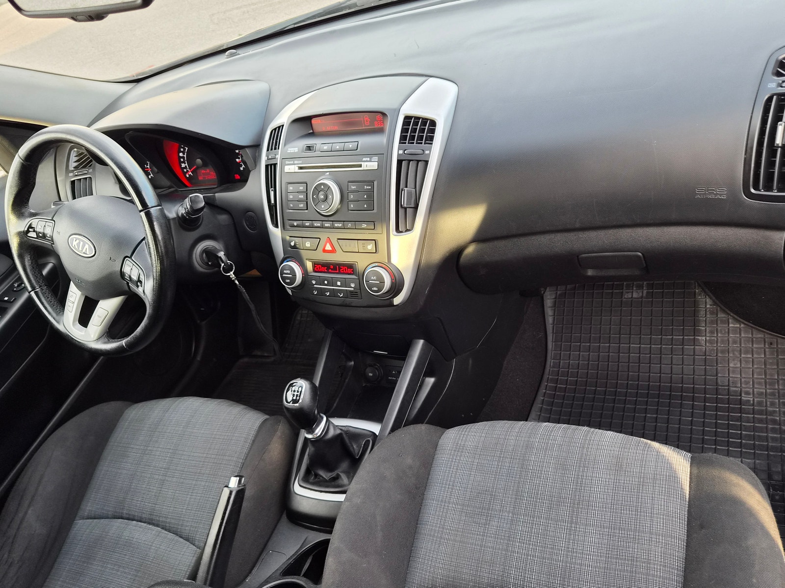 Kia cee'd_sw 1.6 CRDi Manual, 128hp, 2011