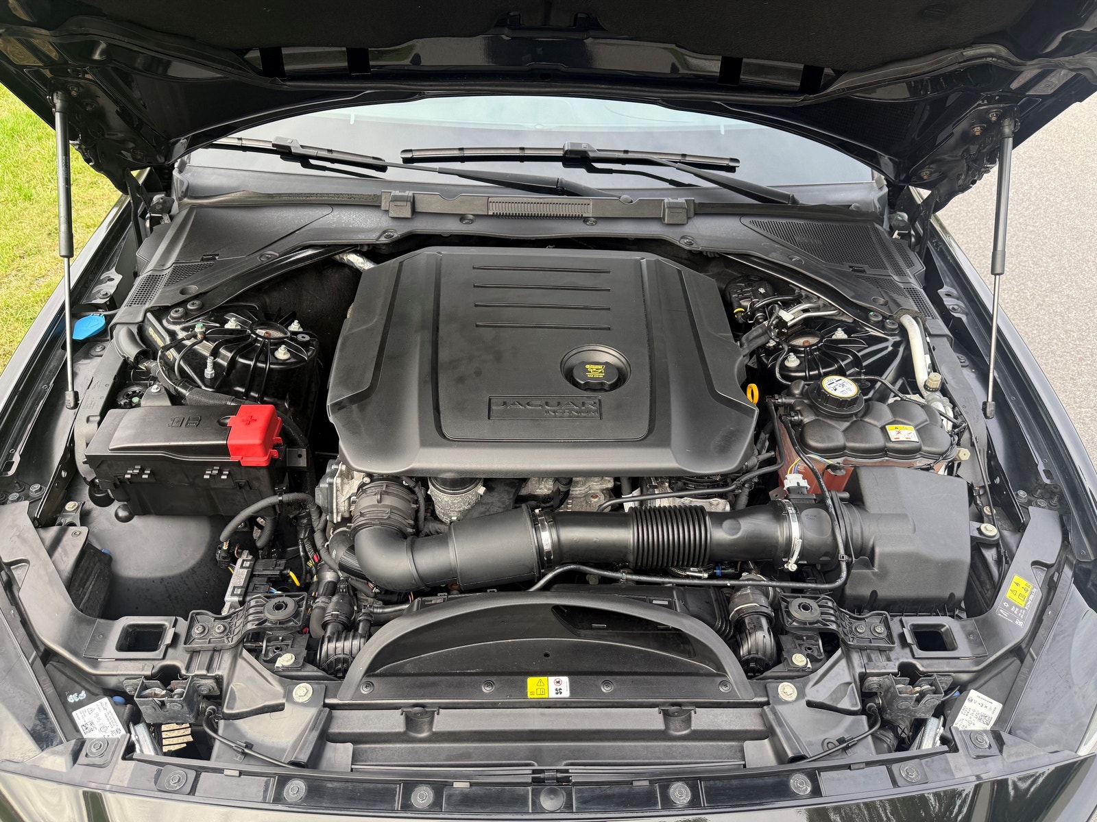 Jaguar XE E-Performance Automatic, 163hp, 2016