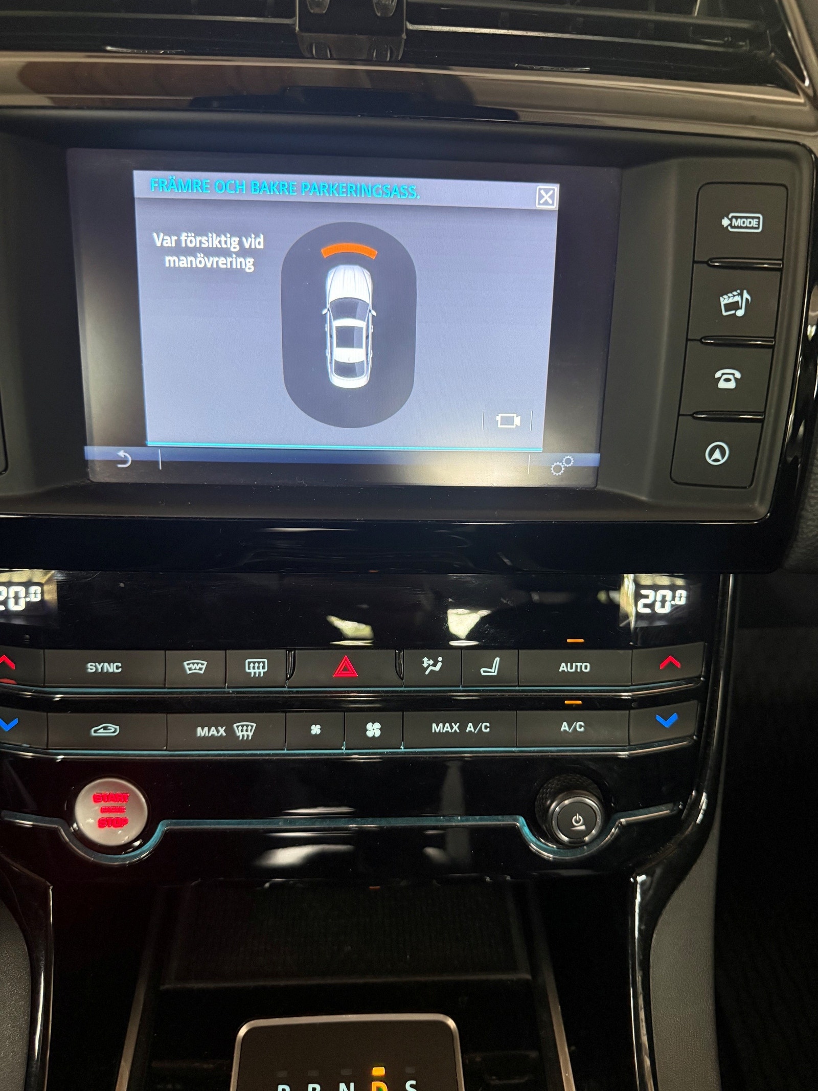 Jaguar XE E-Performance Automatic, 163hp, 2016