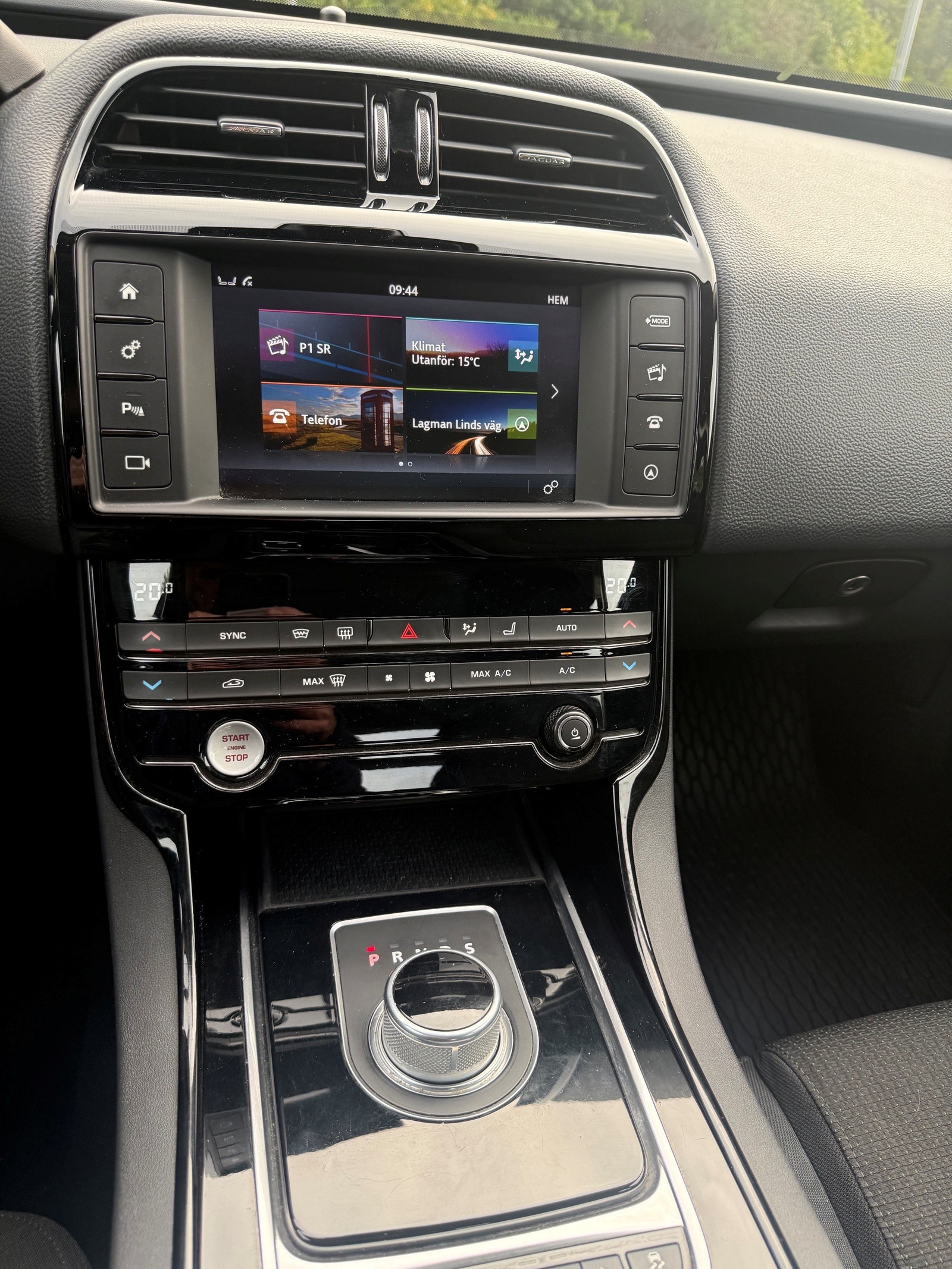 Jaguar XE E-Performance Automatic, 163hp, 2016